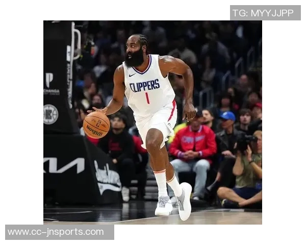 小卡末节狂砍19分展现决心与能量传递强烈信号 小卡末节狂砍19分展现决心与能量传递强烈信号