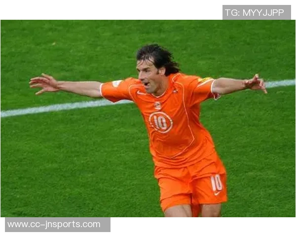 范尼重返足球舞台49岁担任荷兰队助教辅佐科曼征战世界杯